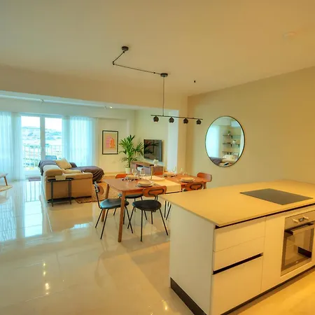 Apartment Luxury & Stylish 2bedroom Seafront, Balcony Gogzr-4