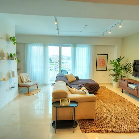 Luxury & Stylish 2bedroom Seafront, Balcony Gogzr-4