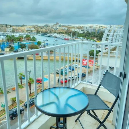 Luxury & Stylish 2bedroom Seafront, Balcony Gogzr-4 Apartment *