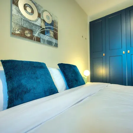 Apartment Luxury & Stylish 2bedroom Seafront, Balcony Gogzr-4 *