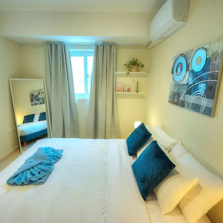 Luxury & Stylish 2bedroom Seafront, Balcony Gogzr-4 *
