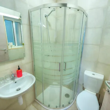 Luxury & Stylish 2bedroom Seafront, Balcony Gogzr-4 Apartment *