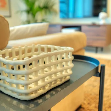 Luxury & Stylish 2bedroom Seafront, Balcony Gogzr-4 *