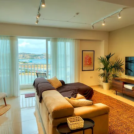 Luxury & Stylish 2bedroom Seafront, Balcony Gogzr-4 Apartment *
