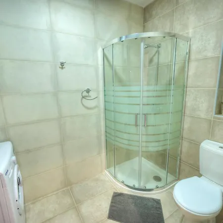 Luxury & Stylish 2bedroom Seafront, Balcony Gogzr-4 *