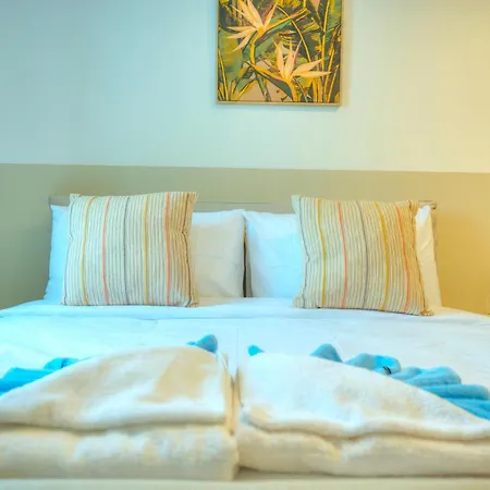 Apartment Luxury & Stylish 2bedroom Seafront, Balcony Gogzr-4