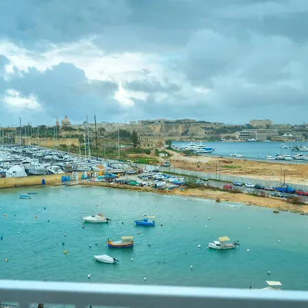 Luxury & Stylish 2bedroom Seafront, Balcony Gogzr-4 Gzira