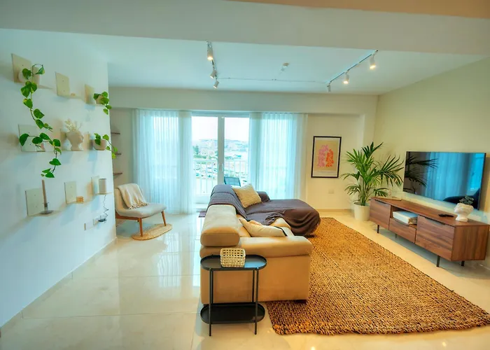 Luxury & Stylish 2bedroom Seafront, Balcony Gogzr-4