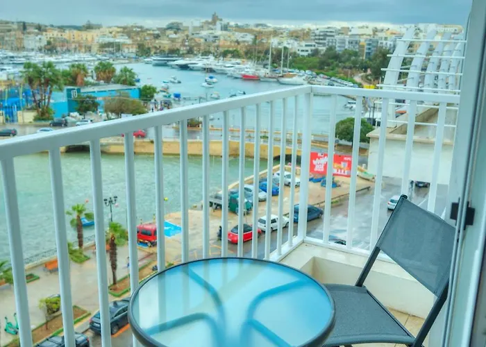 Luxury & Stylish 2bedroom Seafront, Balcony Gogzr-4 아파트 *