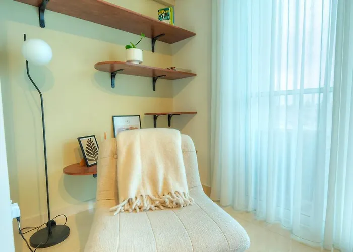 아파트 Luxury & Stylish 2bedroom Seafront, Balcony Gogzr-4 그지라