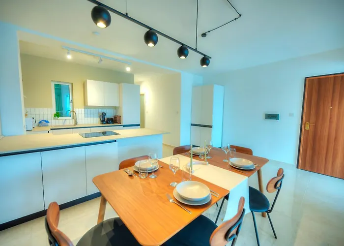 아파트 Luxury & Stylish 2bedroom Seafront, Balcony Gogzr-4 *