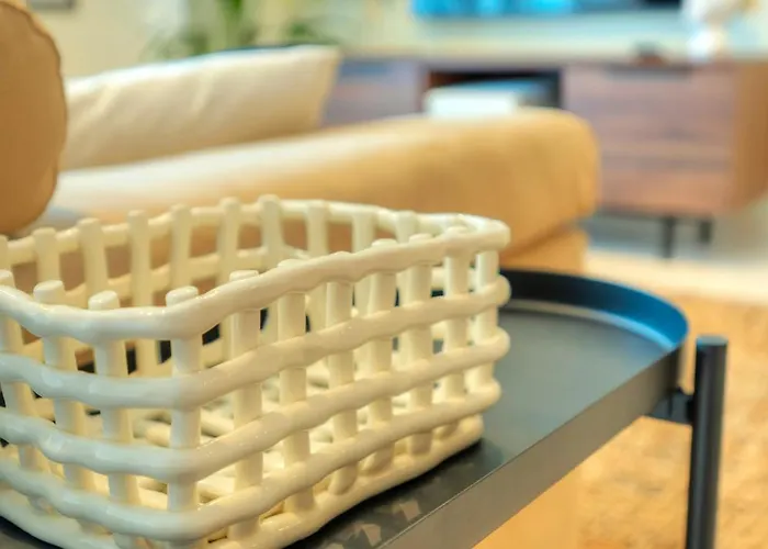 Luxury & Stylish 2bedroom Seafront, Balcony Gogzr-4 *