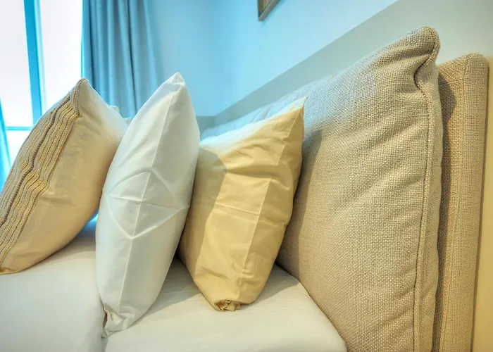 Luxury & Stylish 2bedroom Seafront, Balcony Gogzr-4