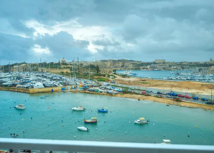 Luxury & Stylish 2bedroom Seafront, Balcony Gogzr-4 그지라