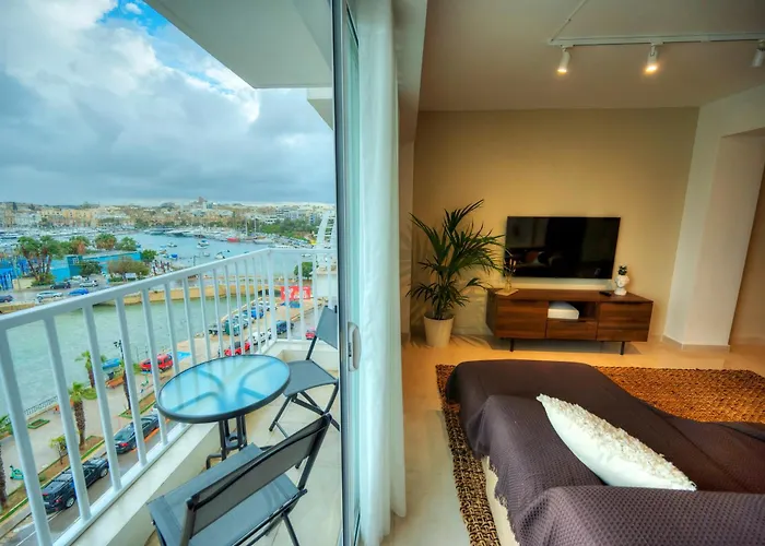 Luxury & Stylish 2bedroom Seafront, Balcony Gogzr-4 아파트 *